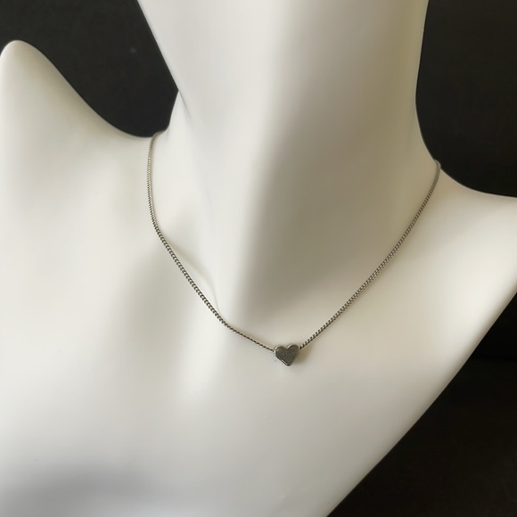 SILVER HEART CHOKER NECKLACE - Picture 6 of 6